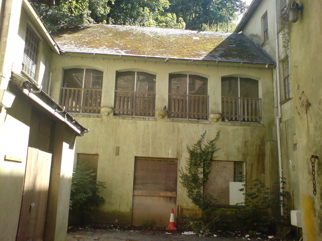 File:Yard of Ale - geograph.org.uk - 892234.jpg