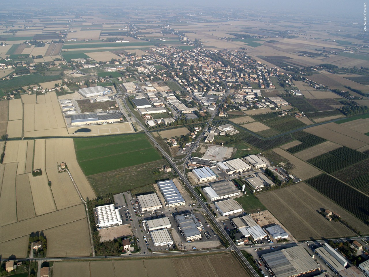 Lokal sotwe. Зона индустриале Италия. ДФ Moldurera industriale. Борсакелма зона. Зона сарондела.