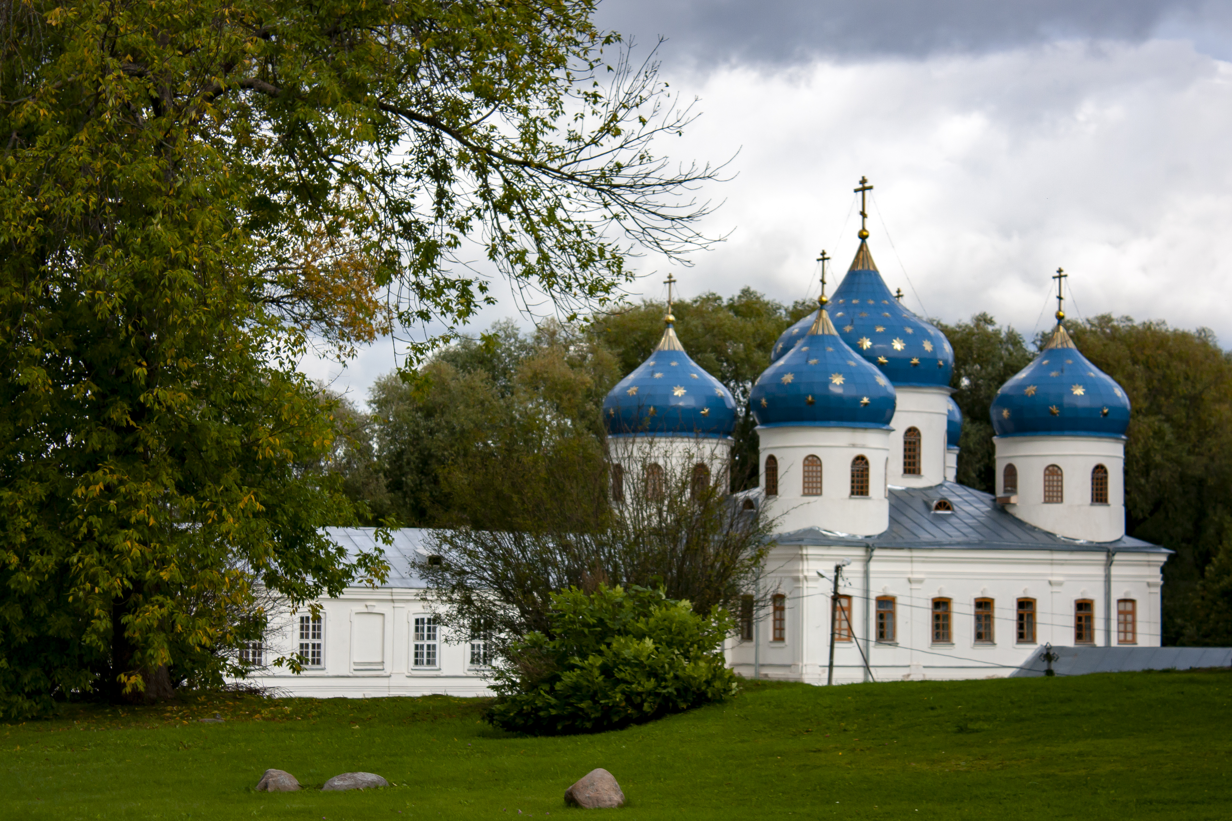 Крестовоздвиженский собор Лесосибирск иконы