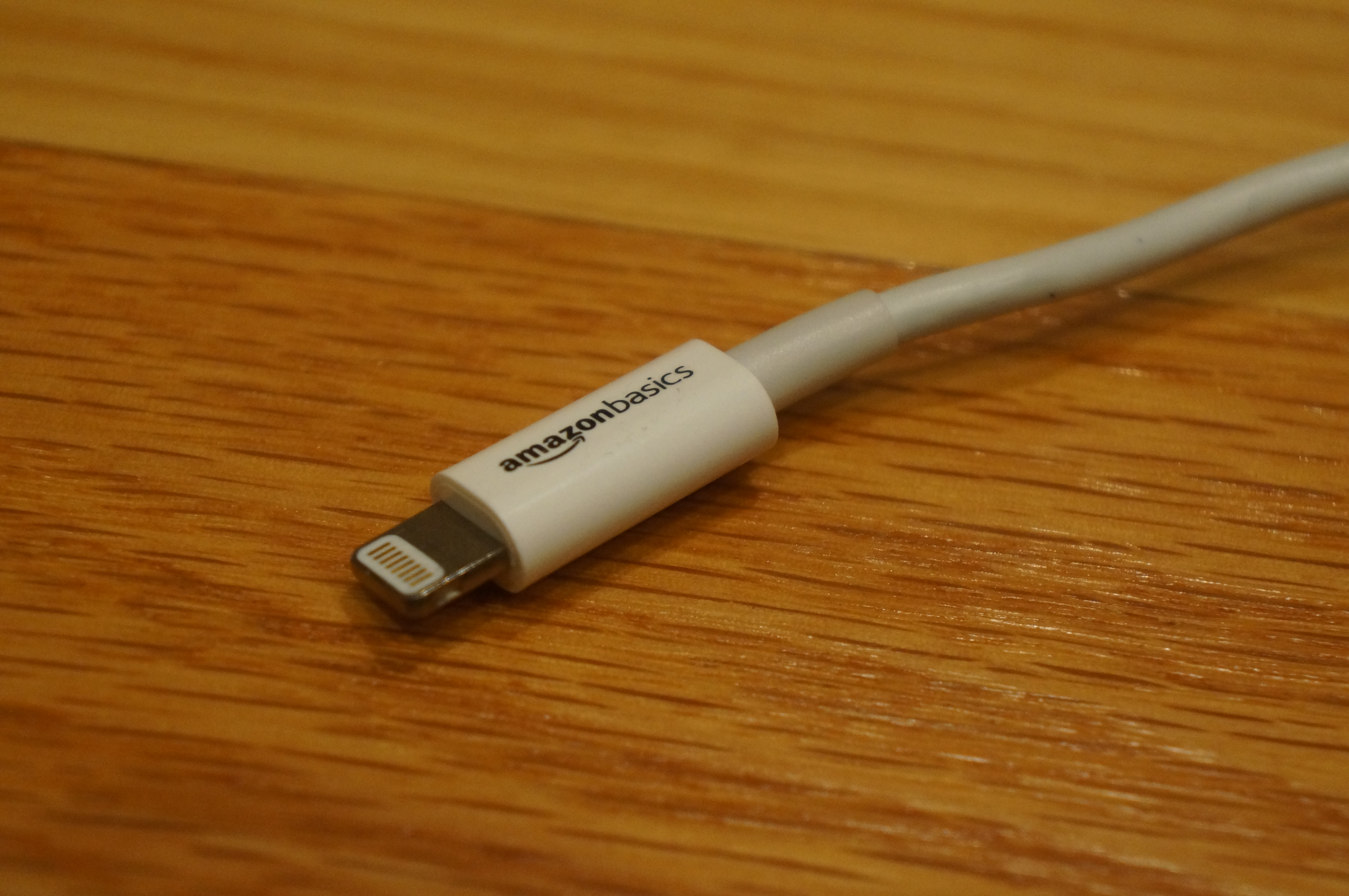 Apple lightning connector. Разъем Apple Lightning. Lightning разъем. Lightning (коннектор). Apple Lightning Hub.