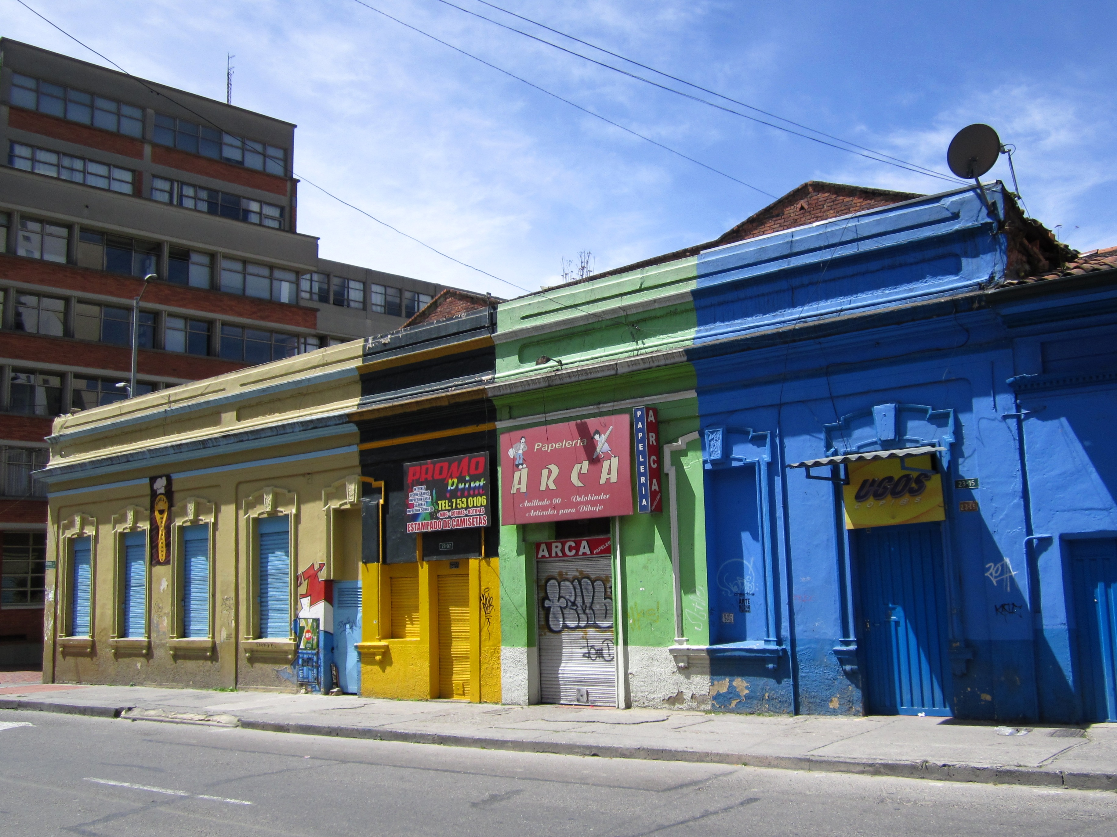 File:Bogotá, carrerra 4 calle 23, casas en Las  - Wikimedia  Commons