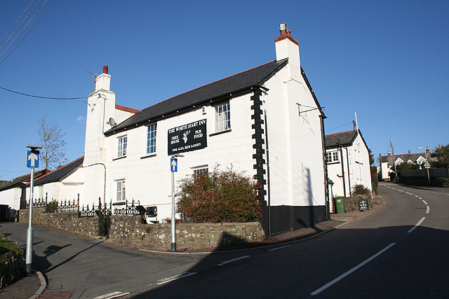 File:Bratton Fleming, The White Hart Inn - geograph.org.uk - 275962.jpg