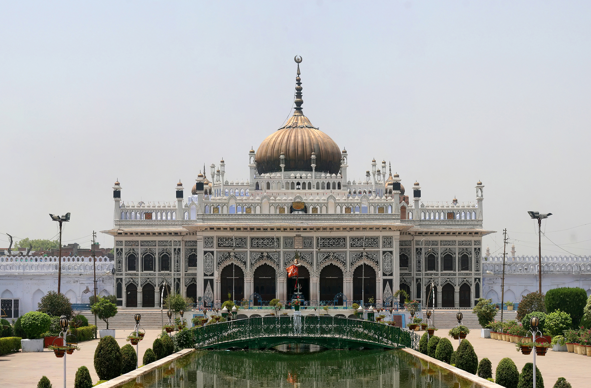 लखनऊ के धार्मिक स्थल - lucknow tourist places in hindi
