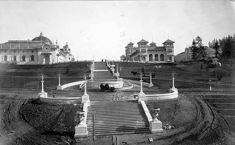 File:Construction of the Grand Stairway in Centennial Park, Lewis and Clark Exposition, Portland, Oregon, 1905 (AL+CA 1970).jpg