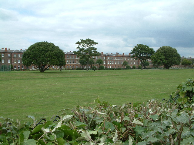 File:Gunners Row, Eastney - geograph.org.uk - 36005.jpg