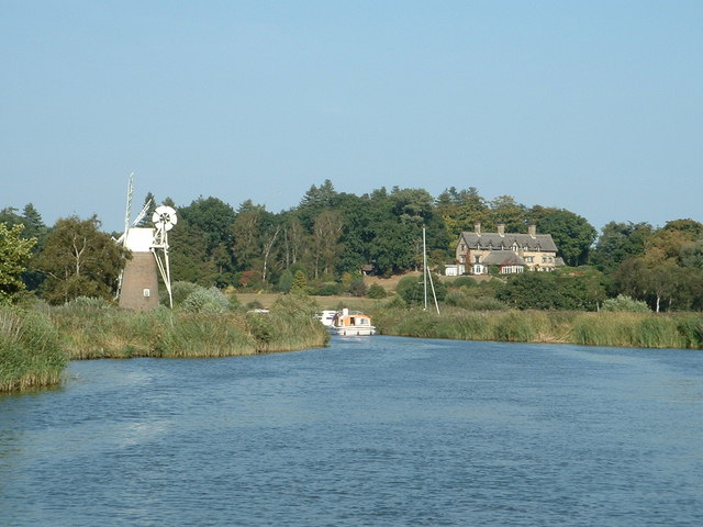 File:How Hill House - geograph.org.uk - 362512.jpg