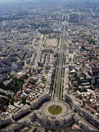 File:Hyperion-Piata Alba Iulia - panoramio.jpg