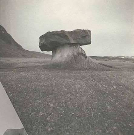 File:Large rock supported by a column of ice, Muir Glacier, Alaska, June 1899 (HARRIMAN 42).jpg