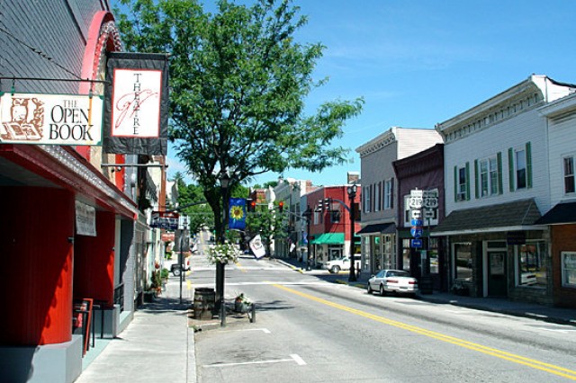 File:Lewisburg, Greenbrier CO, WV.jpg