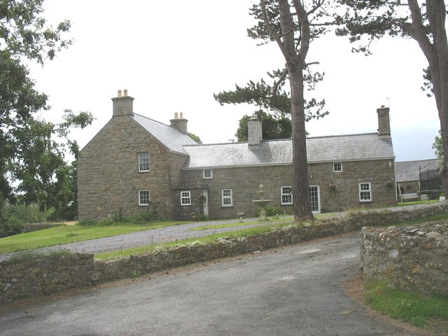 File:Llanfawr - a former farm - geograph.org.uk - 887724.jpg