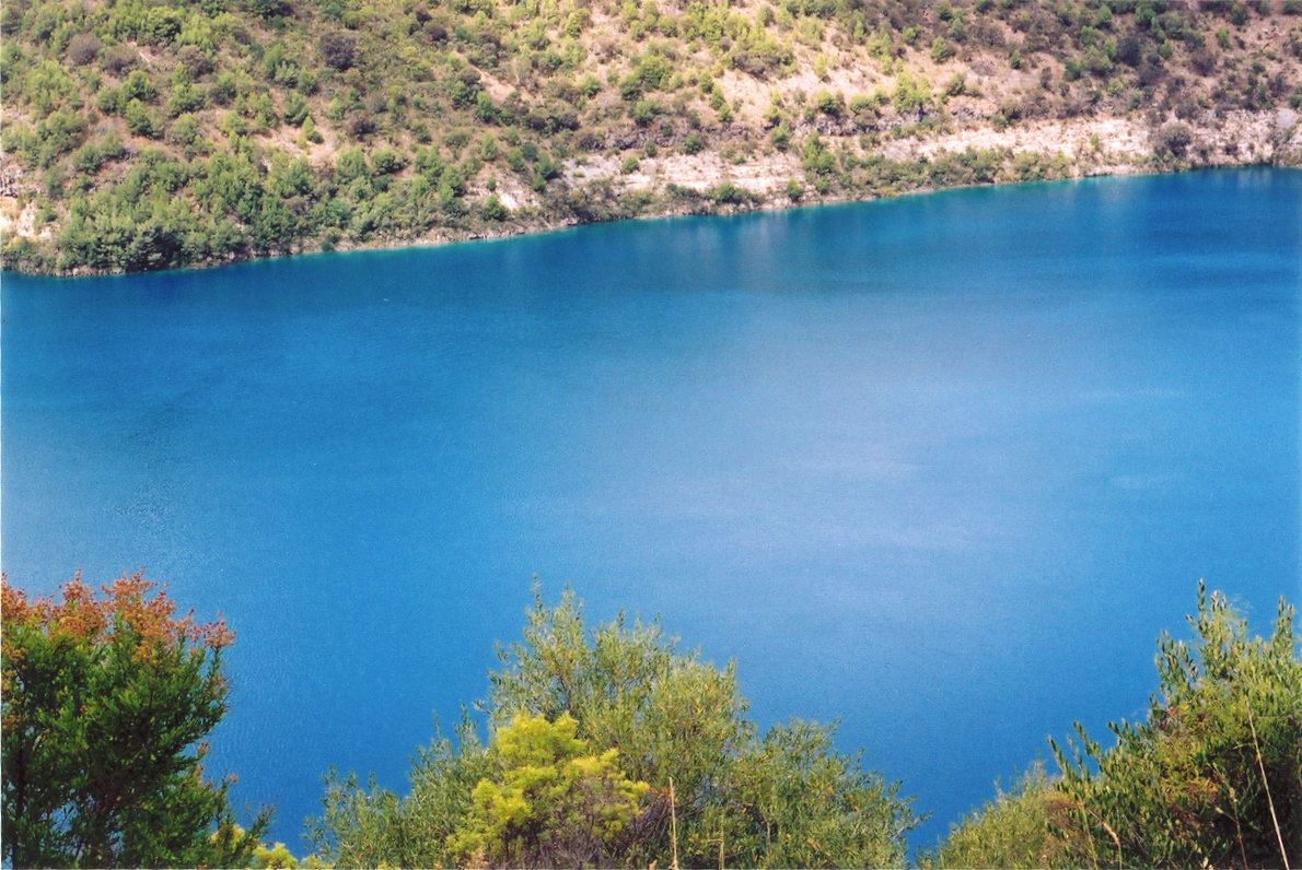 Cyan lake. Блу-Лейк (озеро, Южная Австралия). Озеро Блу Лейк. Блу-Лейк (озеро, Квинсленд). Голубое озеро Австралия.