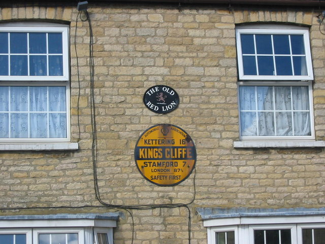 File:Old AA Road Sign - geograph.org.uk - 255960.jpg