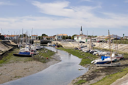 File:Port Ars en Re.jpg