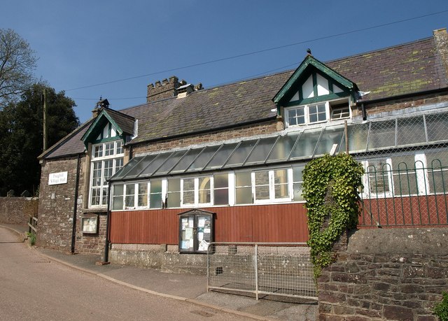 Small picture of Poughill Village Hall courtesy of Wikimedia Commons contributors