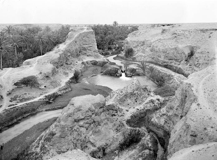 File:Rocher de Scella à Gabès (Tunisie) vers 1925, Georges-Louis Arlaud.jpg