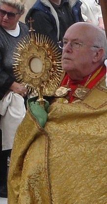 File:Sacrament Cardinal Danneels.jpg
