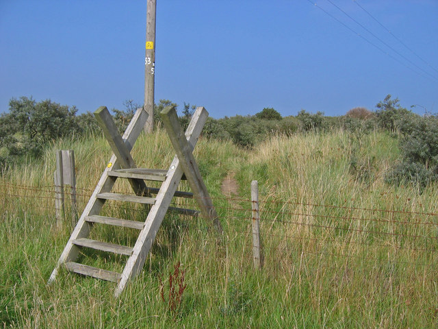 File:Spurn Footpath Stile - geograph.org.uk - 944629.jpg