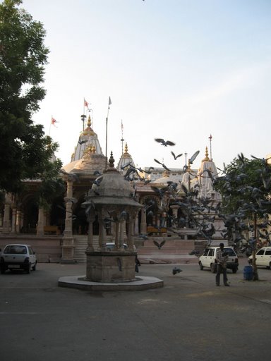 File:Swaminarayan Mandir Kalupur Ahmedabad INDIA 5.JPG