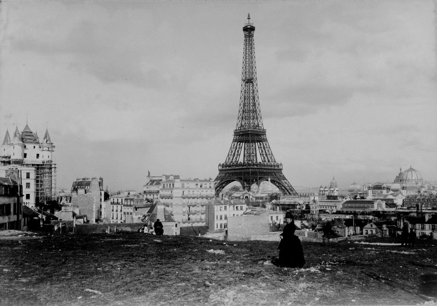 Ce jour-là  - Page 44 Tour_Eiffel_1889_depuis_le_16e_PF