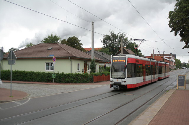 File:Unter den Wolken - geo-en.hlipp.de - 13342.jpg