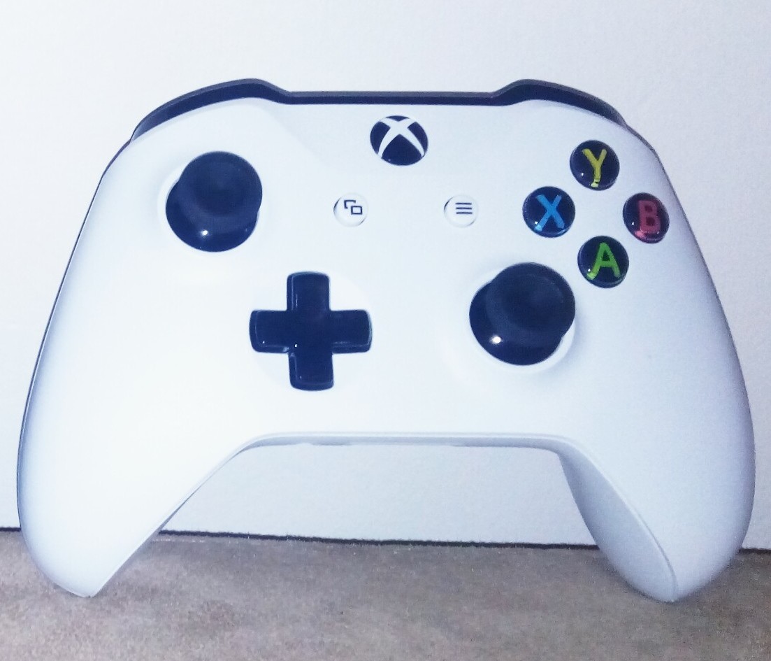 File:Xbox-360-Wireless-Controller-White.jpg - Wikipedia