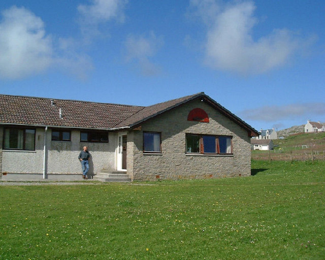 File:'Am Politician' pub, Isle of Eriskay - geograph.org.uk - 34799.jpg