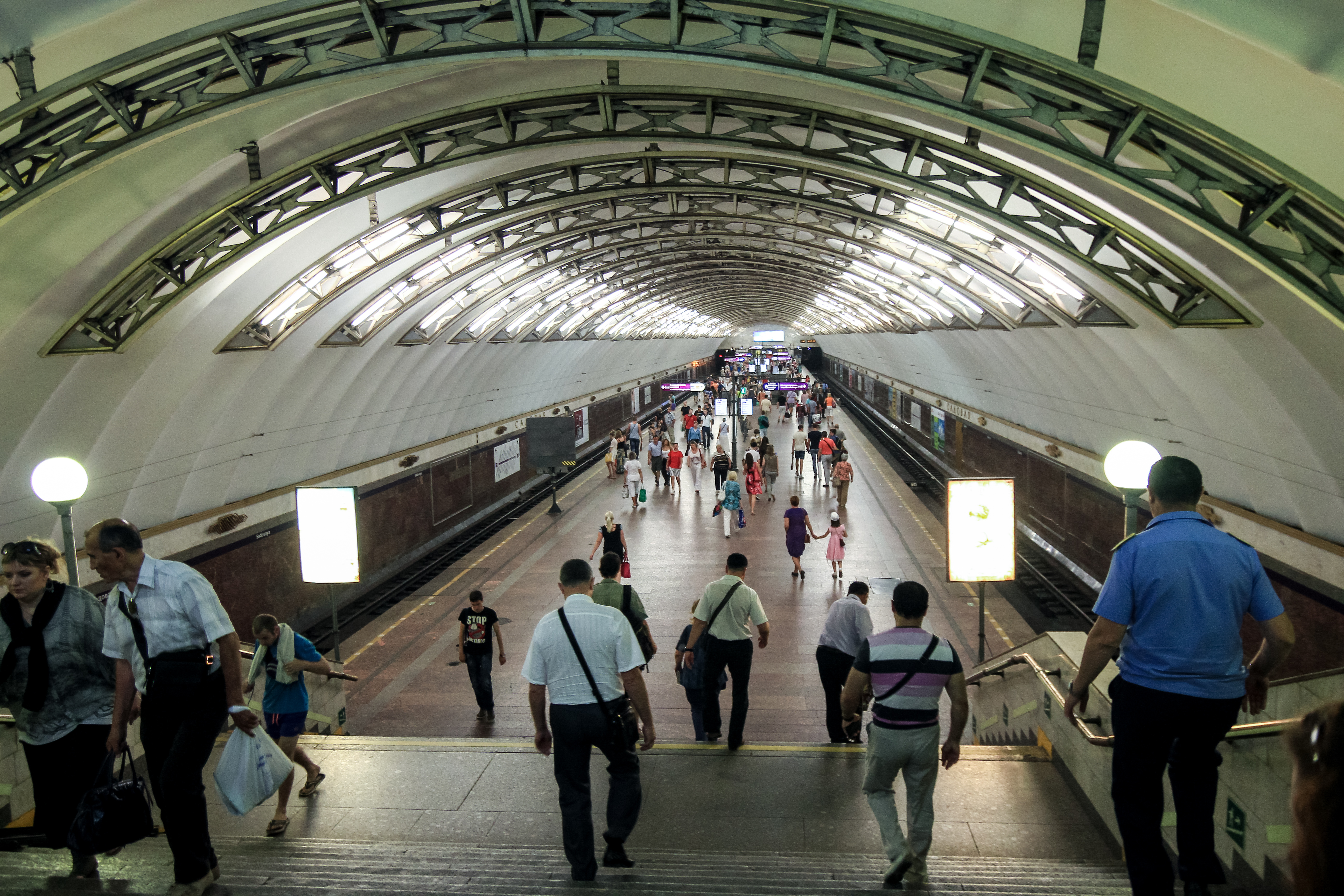 Метро садов. Станция Садовая Санкт-Петербург. Станция метро Садовая Санкт-Петербург. Станция метро Садовая СПБ. Петербургский метрополитен станция Садовая.