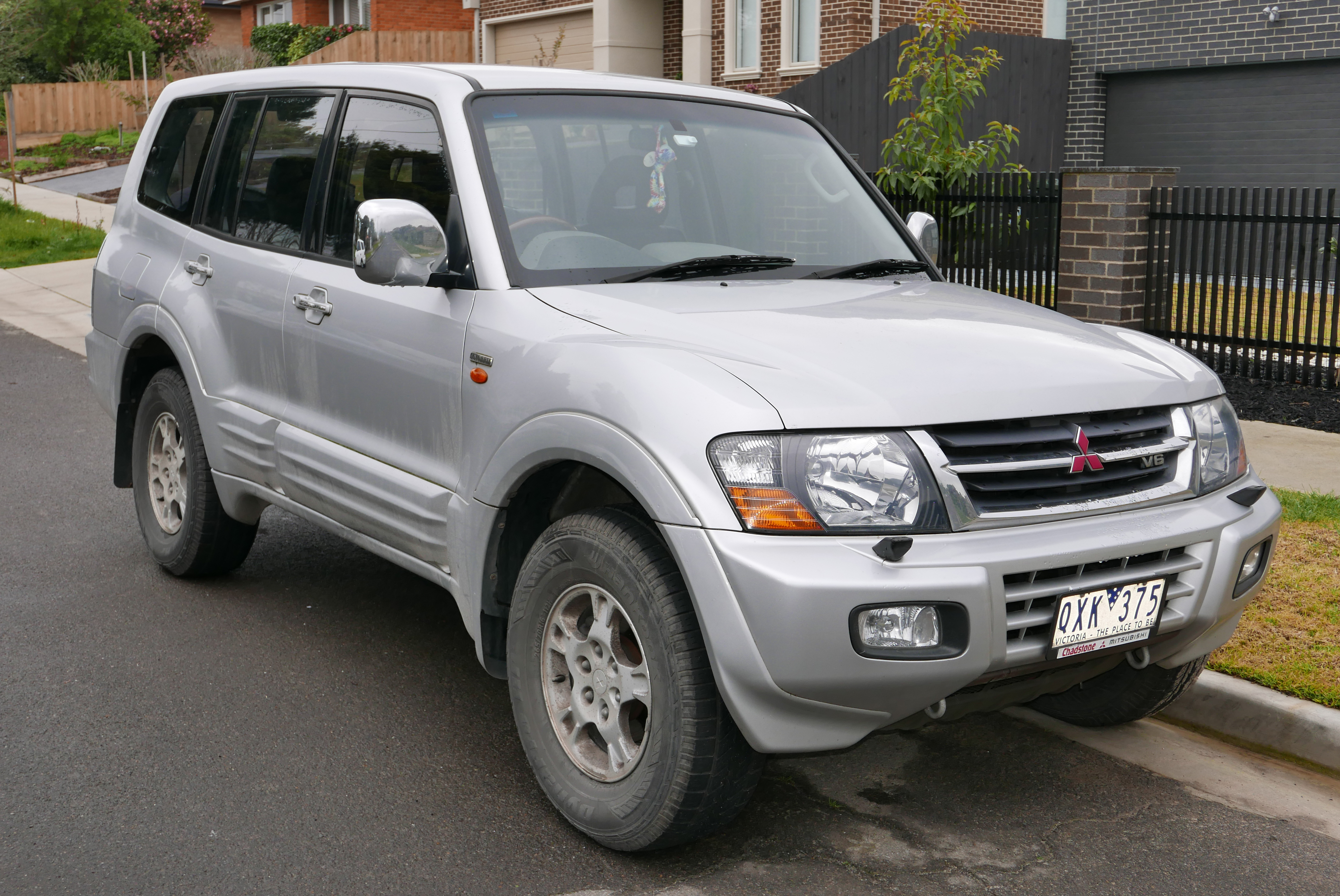 Mitsubishi pajero 3 поколение