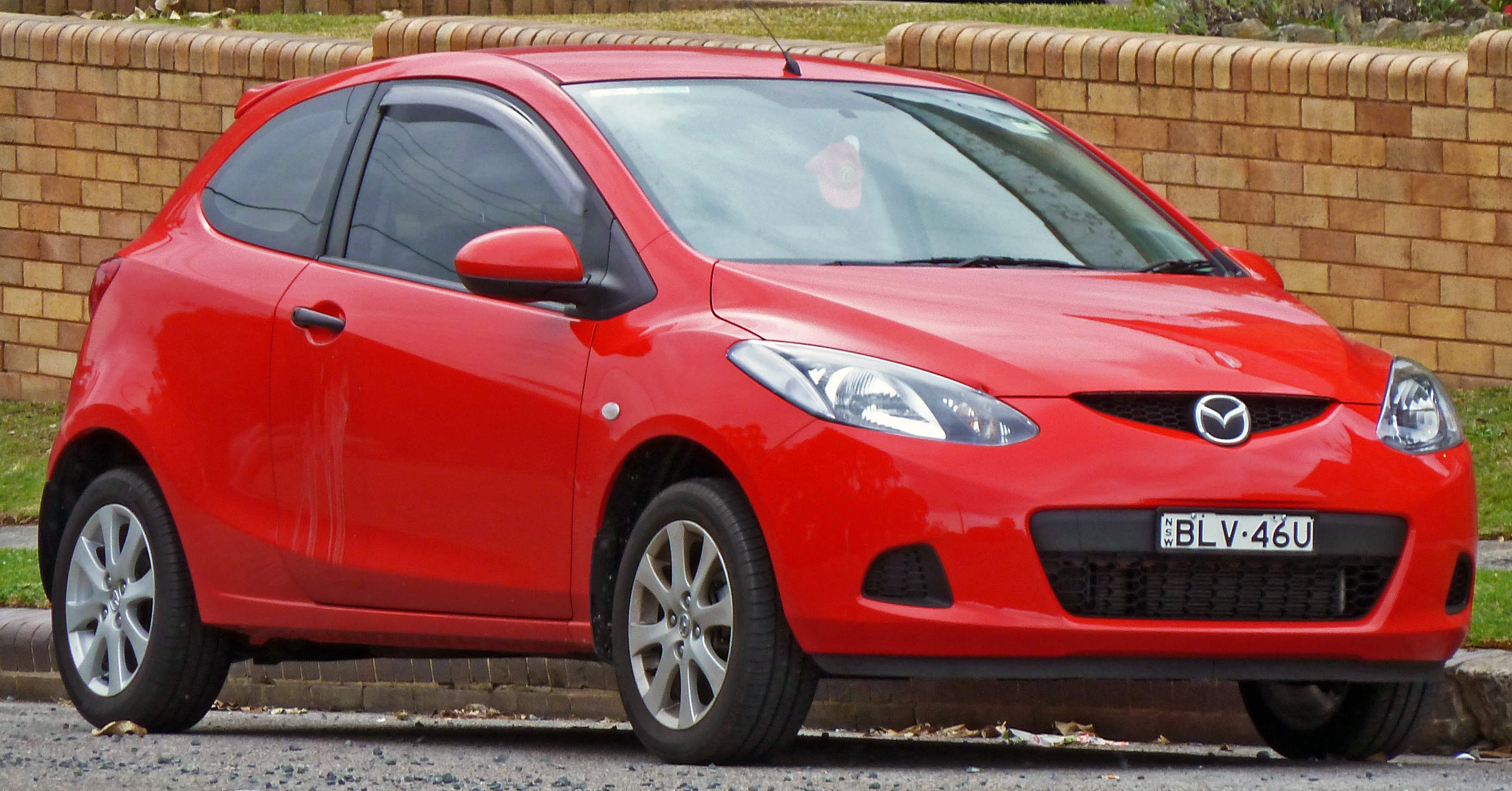 ファイル:2008-2010 Mazda 2 (DE) Maxx 3-door hatchback 01.jpg