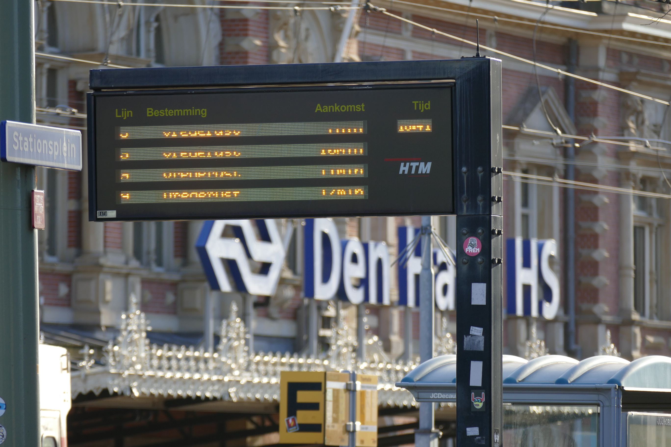 Verlengen Versterken Interesseren File:2015.03.03.164632 Tram stop HS train station Den Haag NL.jpg -  Wikimedia Commons