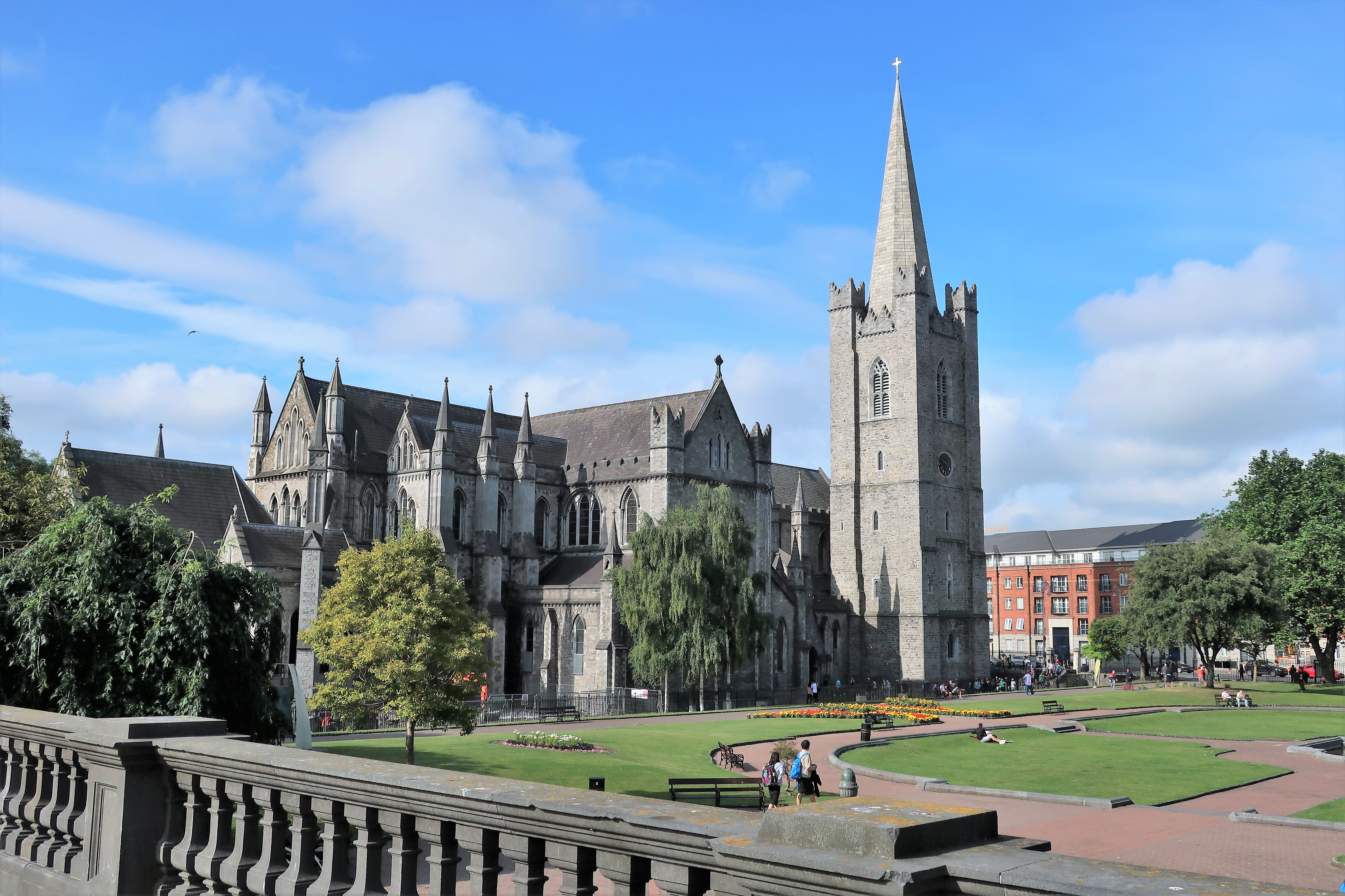 Dublin the capital of the republic. Дублин, Ирландия памятники. Самые известные памятники Ирландии. Ирландия Церковь Святого Валентина. Ирландия тур центры.