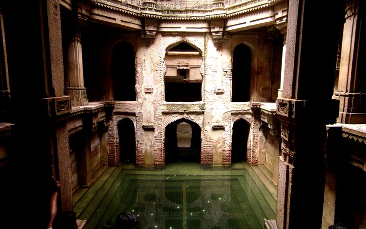 File:Adalaj step well.jpg