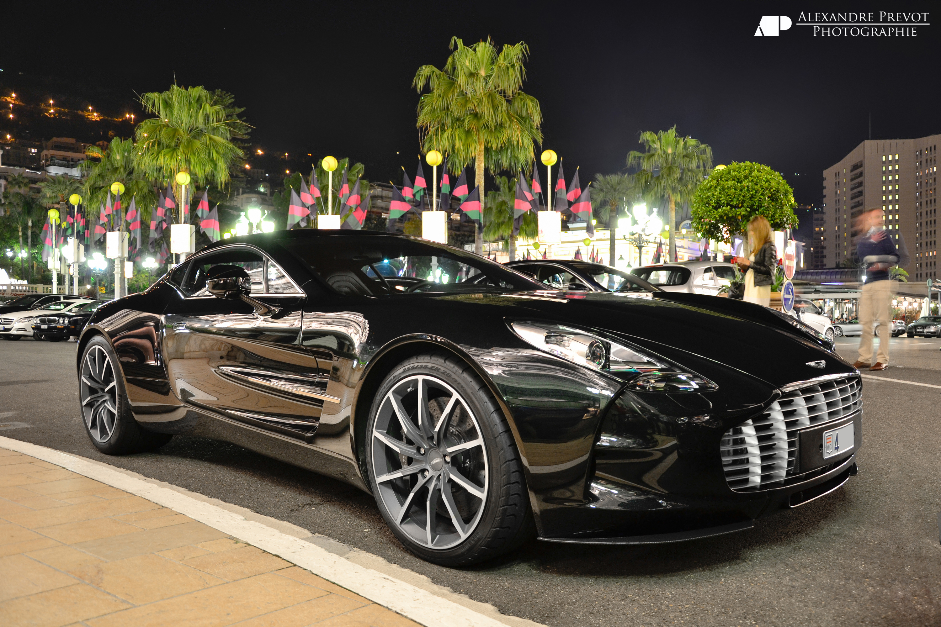 Resultado de imagen de Aston Martin One 77