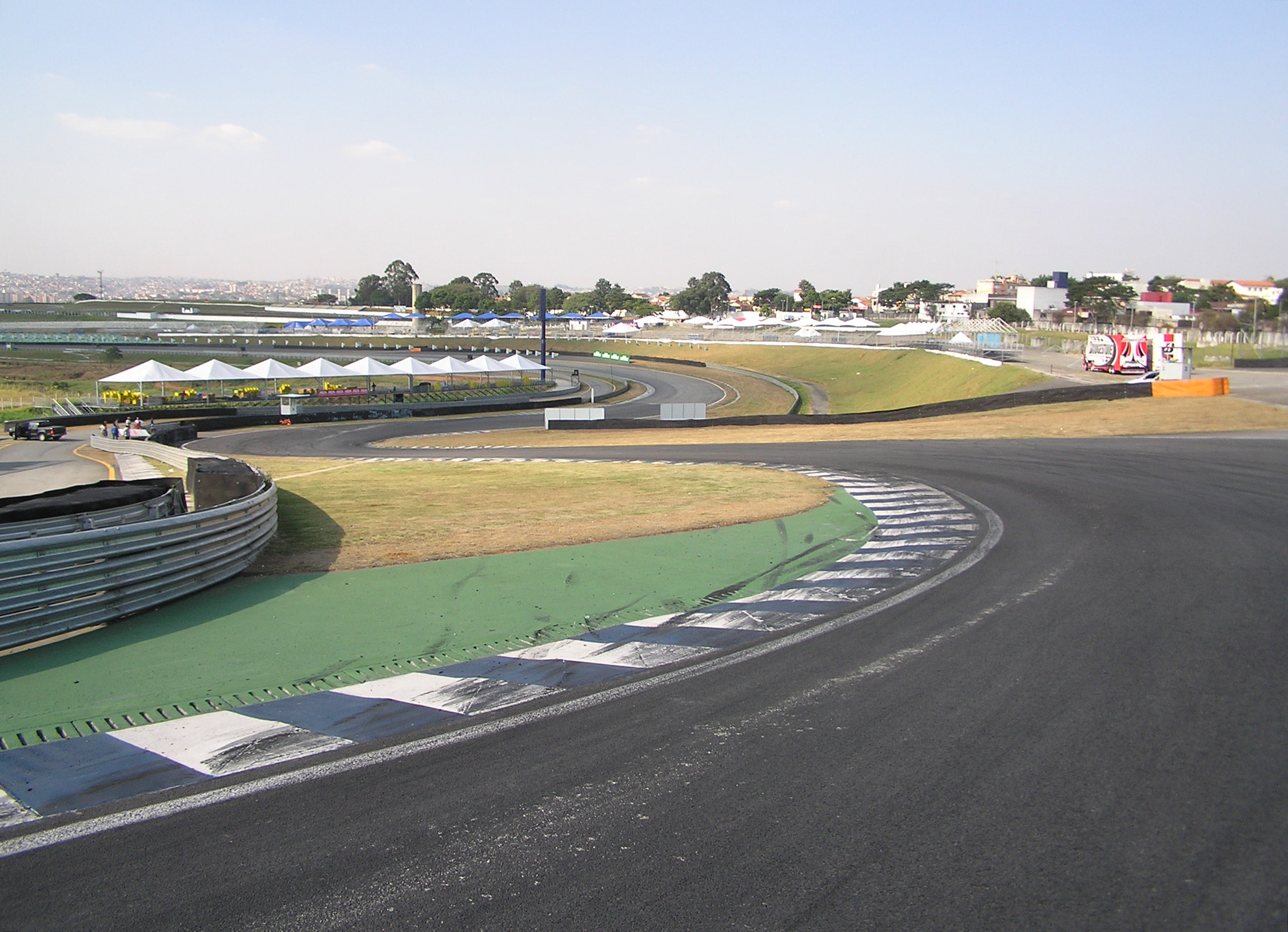 Sente a vibe de como é uma corrida no autódromo de Interlagos na categ