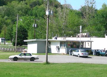 File:B & F Dairy Bar in Scio, Ohio (2006-05-20).jpg