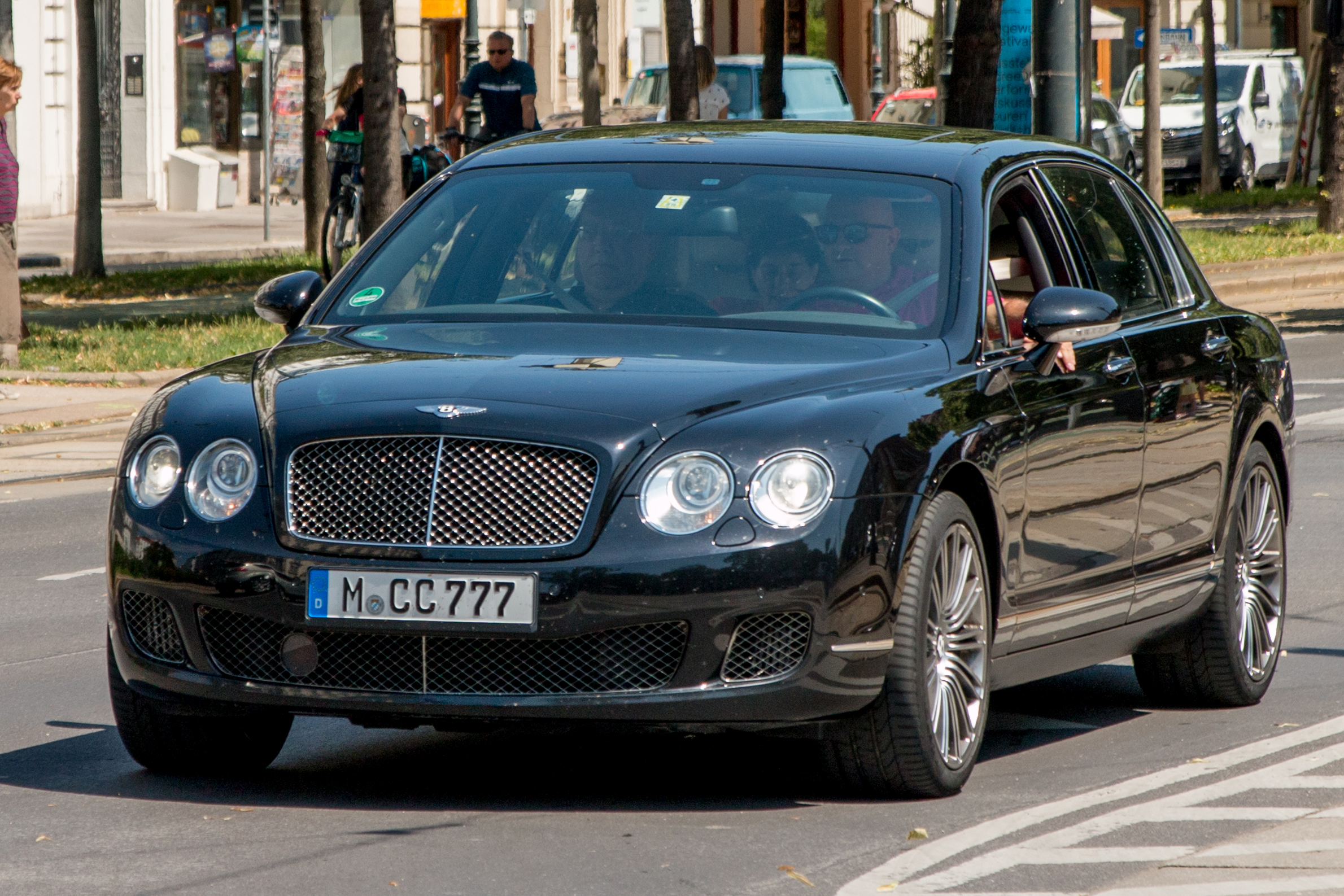 Bentley Flying Spur авария