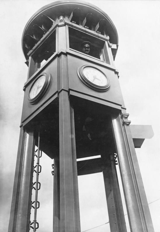 Bundesarchiv_Bild_102-01702%2C_Berlin%2C_Ampel_am_Potsdamer_Platz.jpg