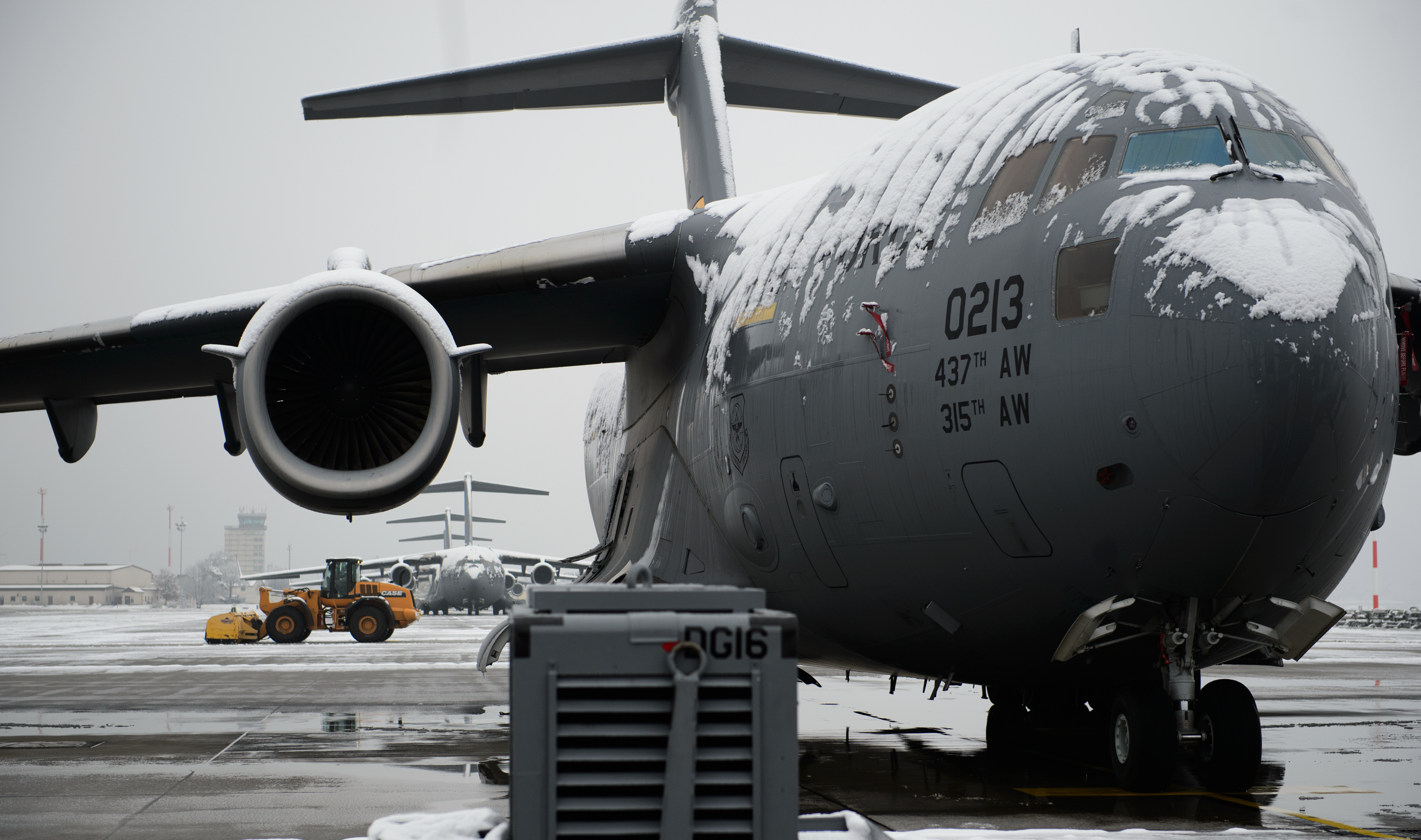 C 17 приняли. Боинг с 17 Глоубмастер 3. C-17 Globemaster. С-17а Globemaster III. C 17 Globemaster ВВС США.