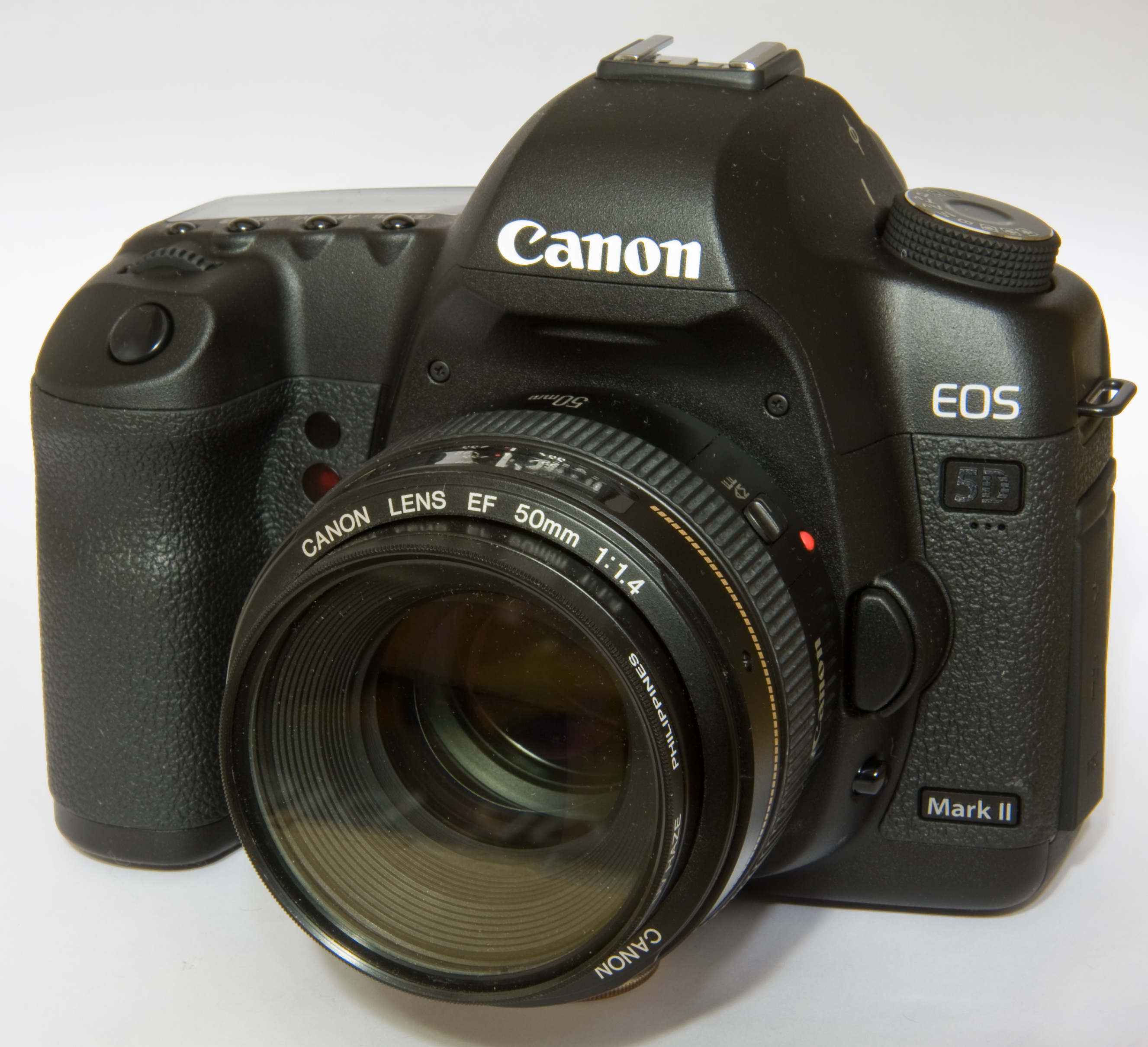 File:Canon EOS 5DmkII.jpg - Wikimedia Commons