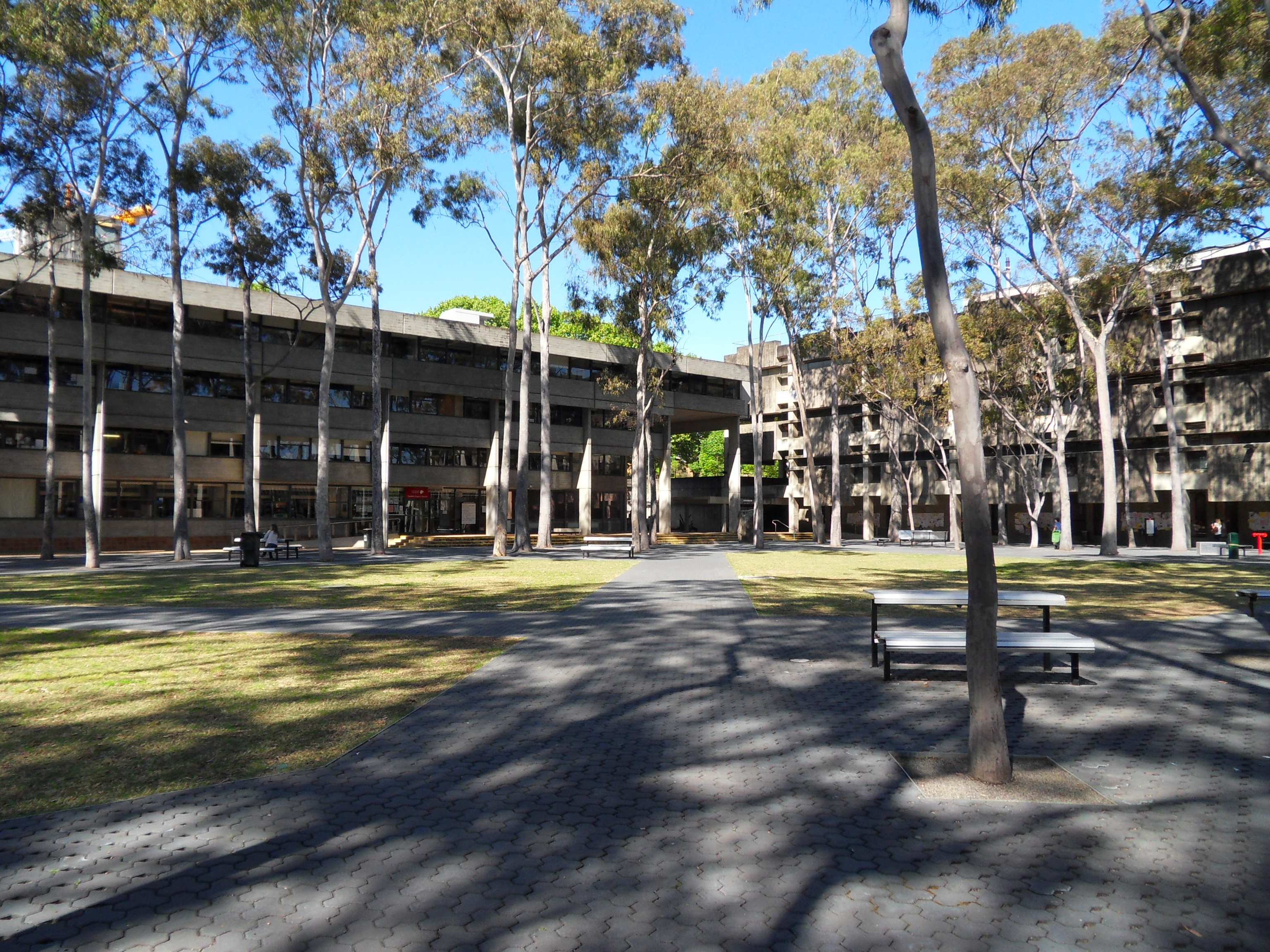File Central Courtyard MQ JPG Wikimedia Commons