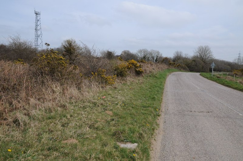 File:Country road on Thorne Moor - geograph.org.uk - 4565013.jpg