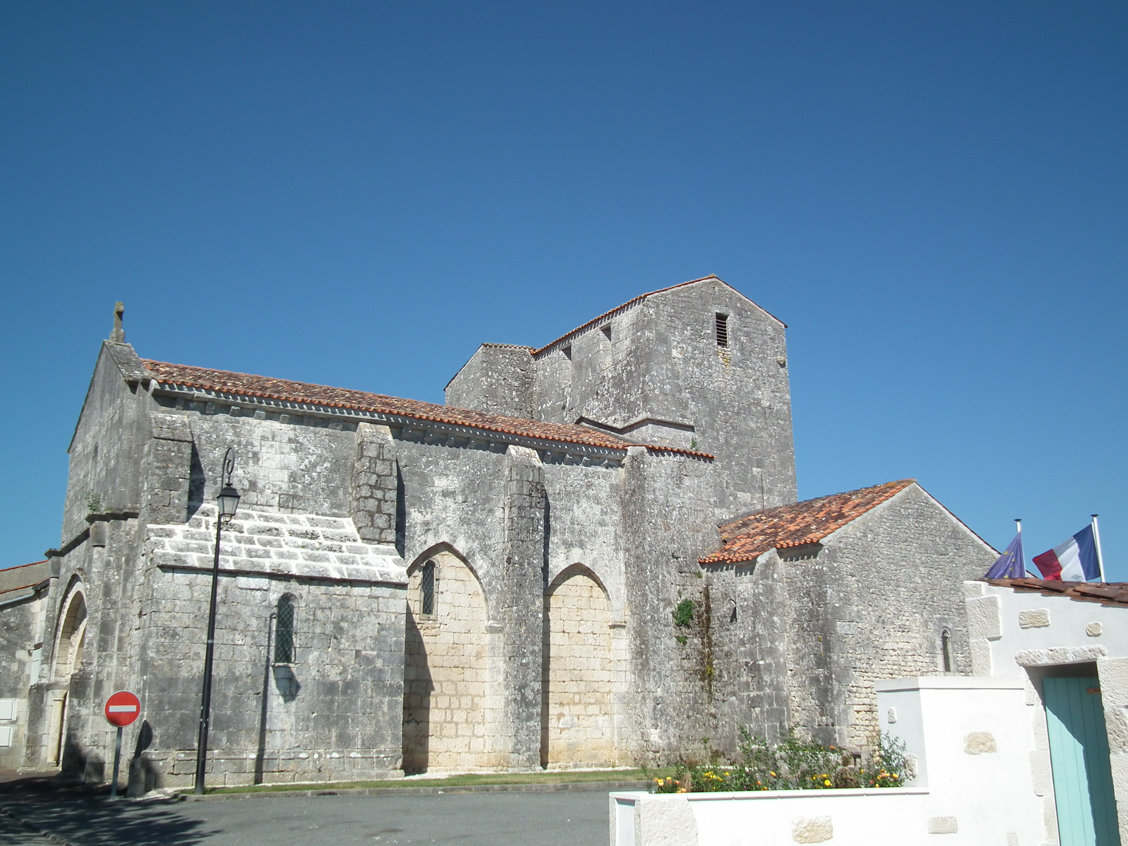 Eglise de Soulignonnes null France null null null null