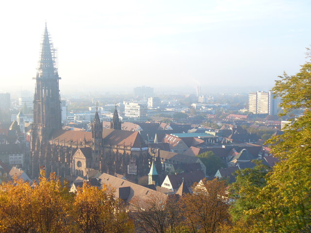 File:Freiburger Muenster vom Kanonenplatz - geo.hlipp.de - 22506.jpg