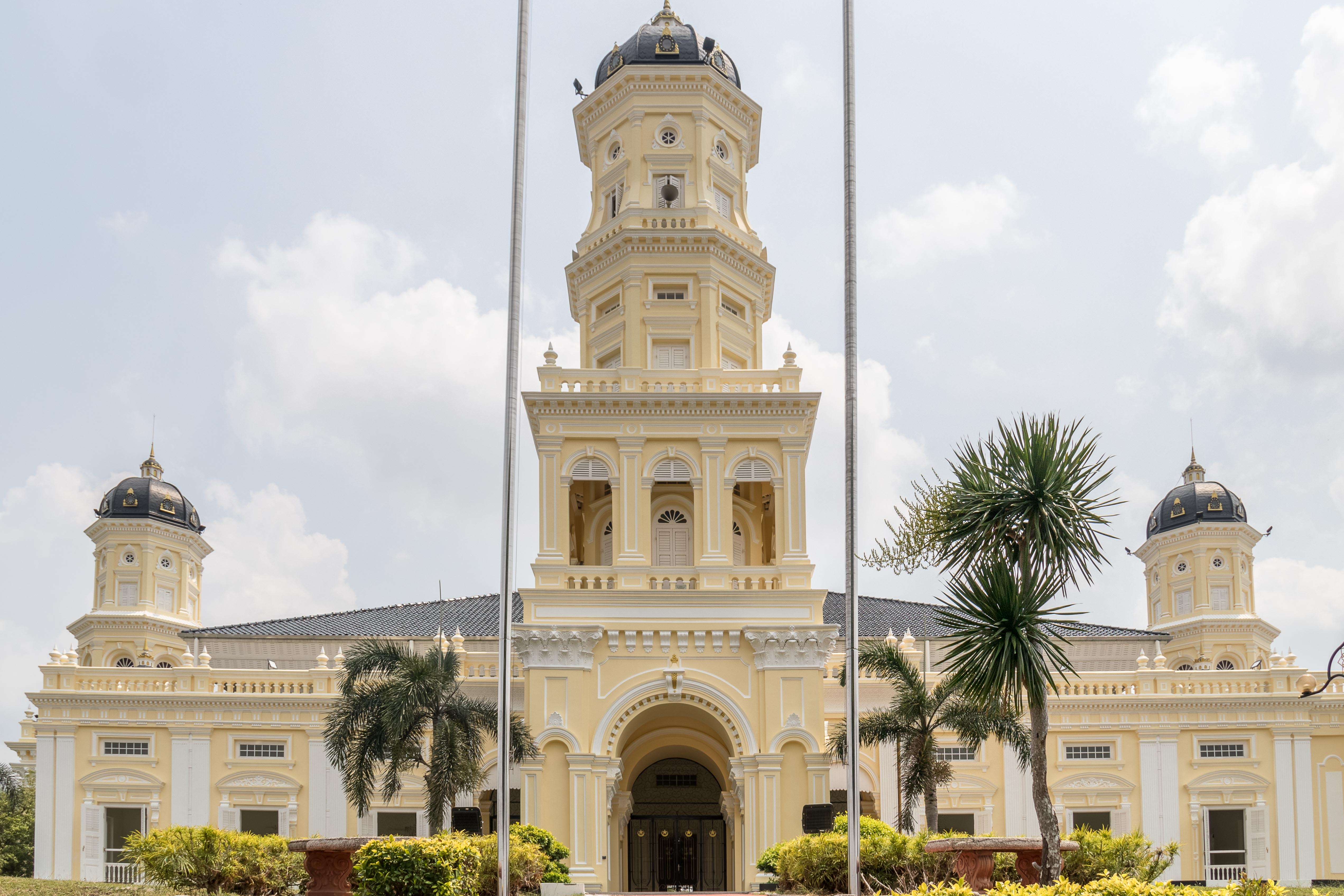 File Front Face Of Sultan Abu Bakar State Mosque September 2019 Jpg Wikimedia Commons