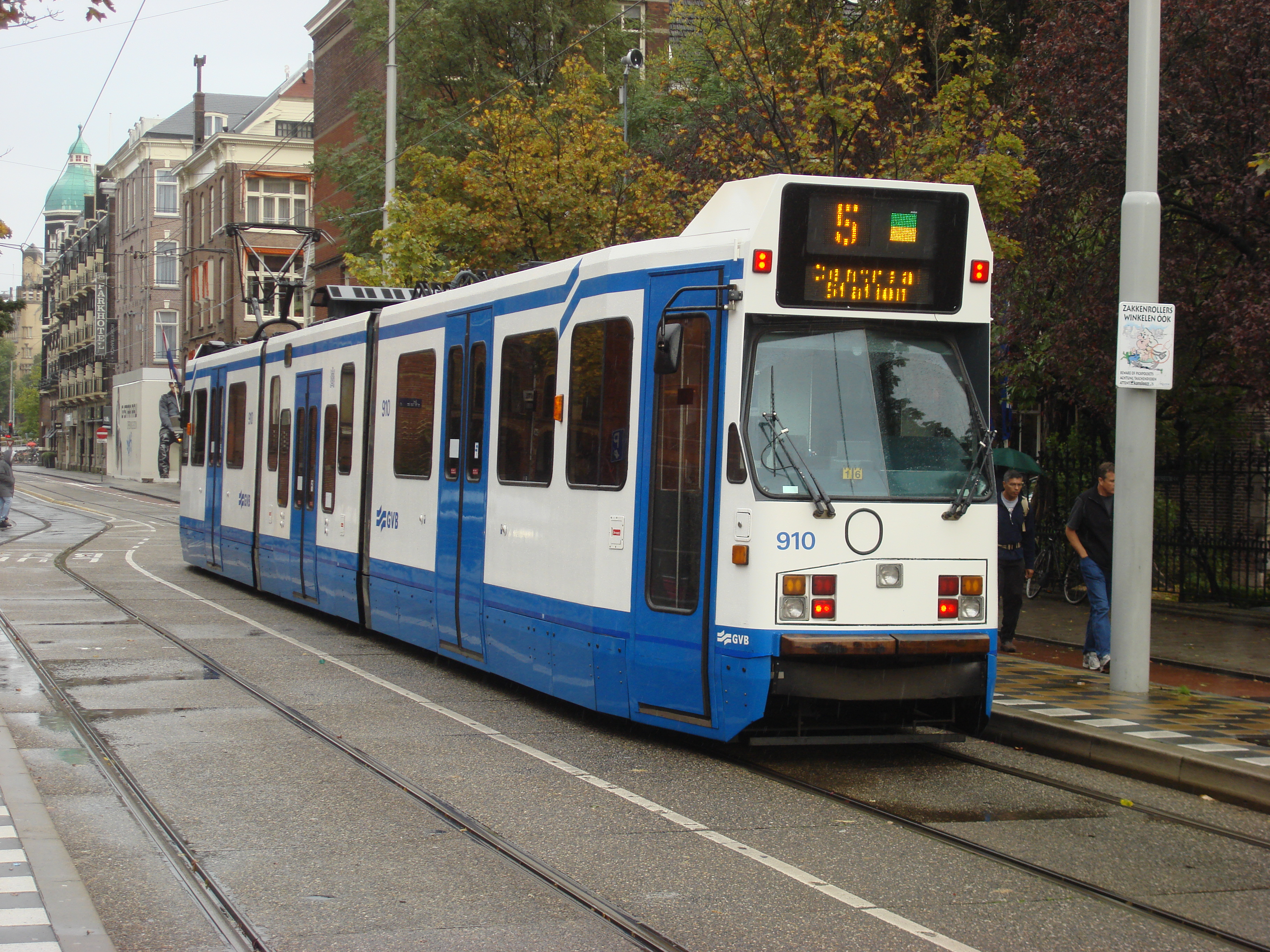 Amsterdam tram line 5 from central Amstelveen to central Amsterdam with bidirectional BN-tram built in 1989.