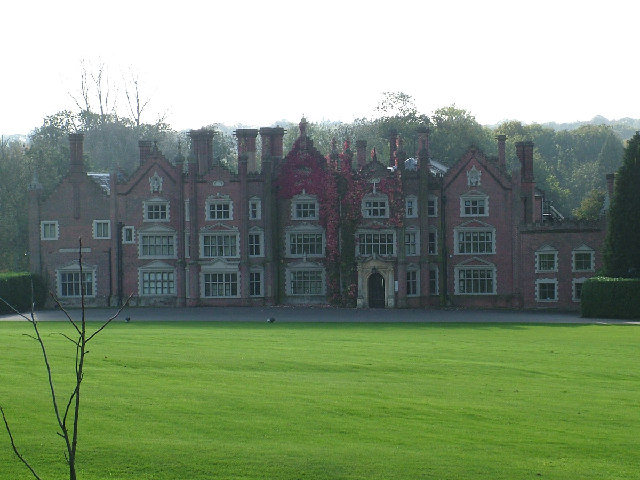 File:Great Witchingham Hall - geograph.org.uk - 73615.jpg