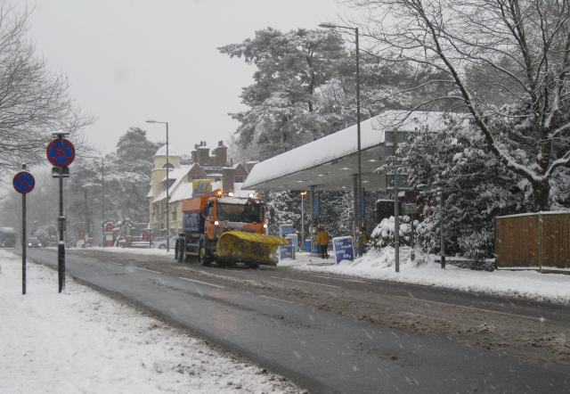 File:Gritter on the A3 - geograph.org.uk - 1144203.jpg