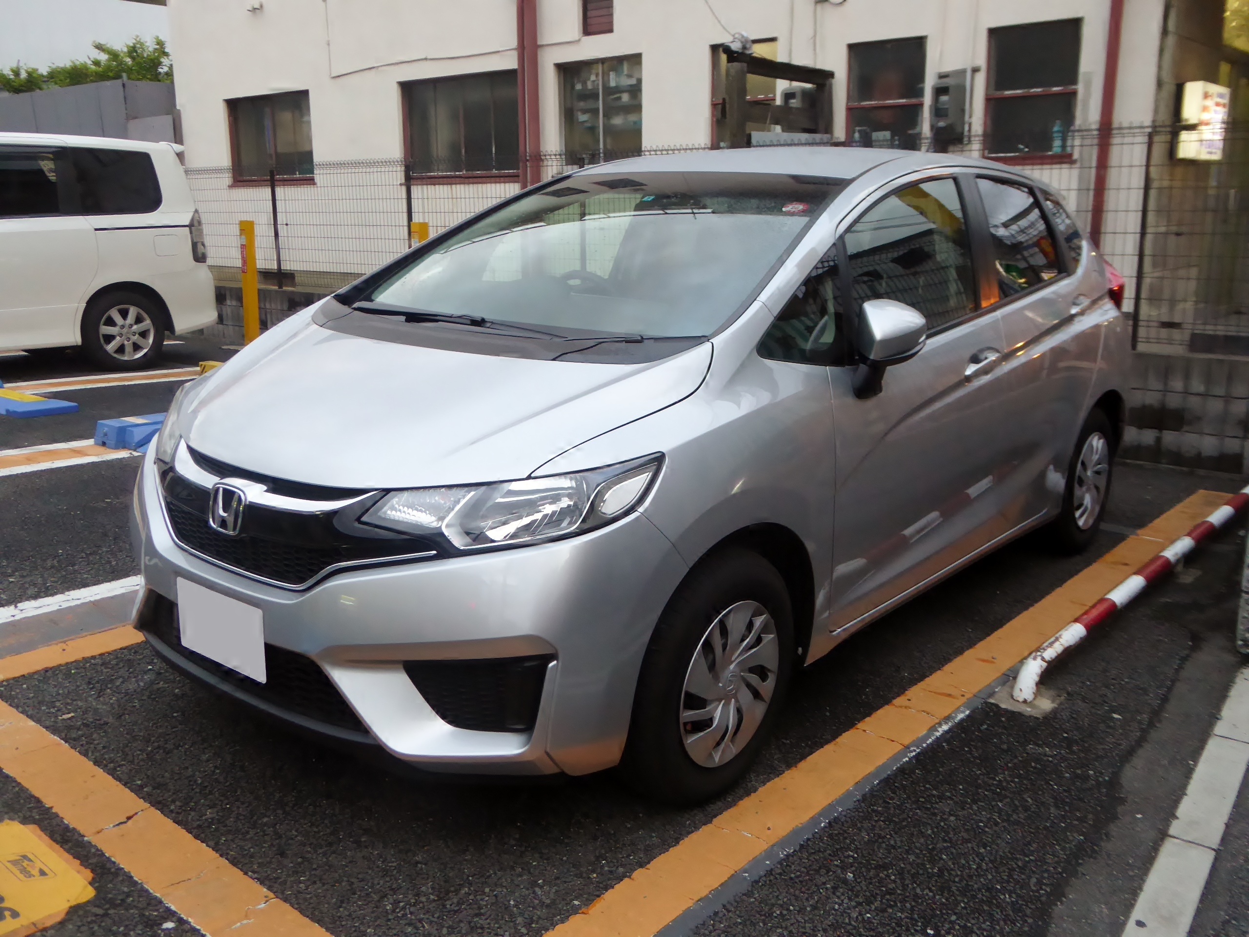 File Honda Fit 13g Dba Gk3 Front Jpg Wikimedia Commons