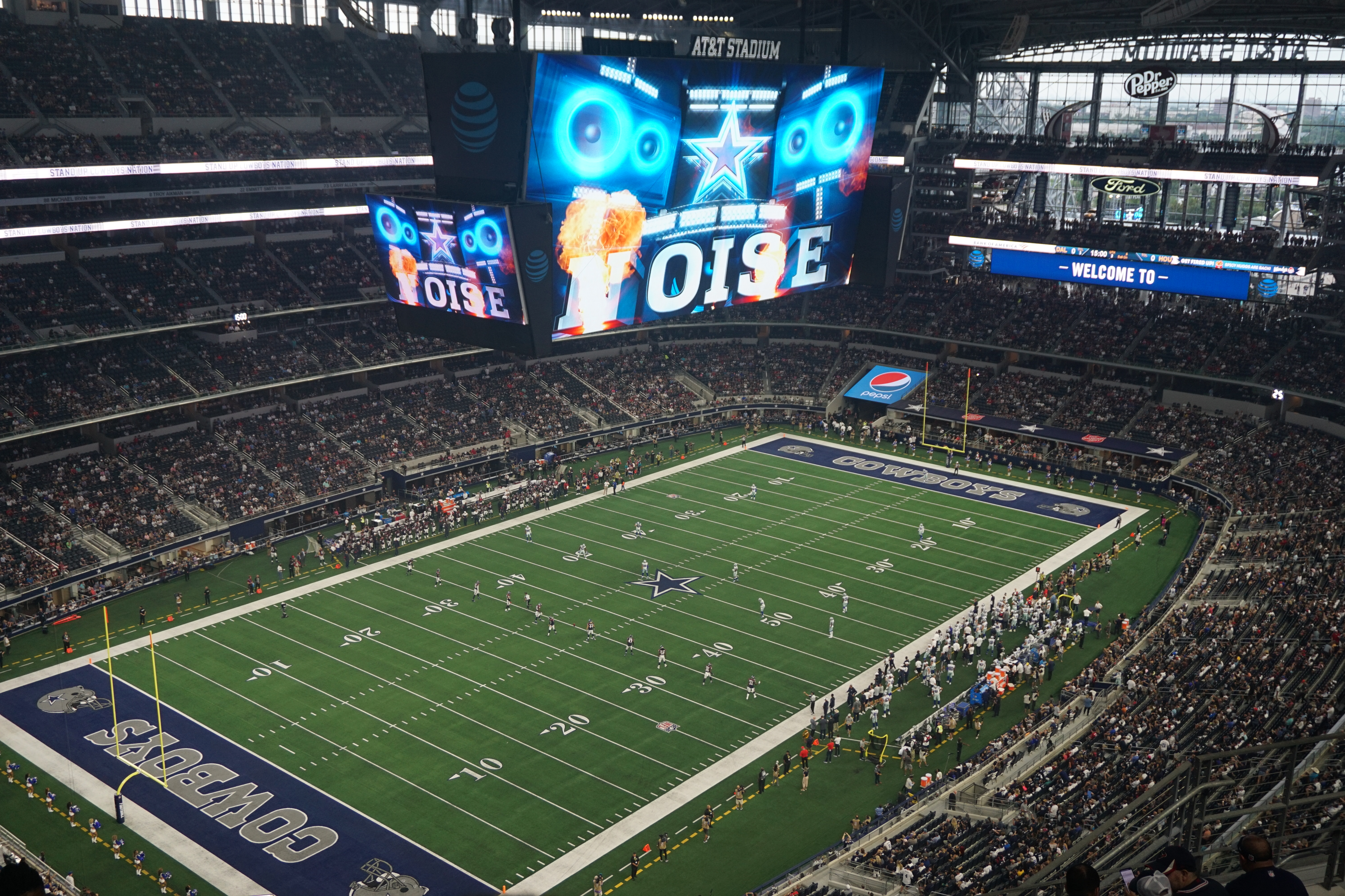 File:Houston Texans vs. Dallas Cowboys 2019 14 (opening kickoff).jpg -  Wikimedia Commons