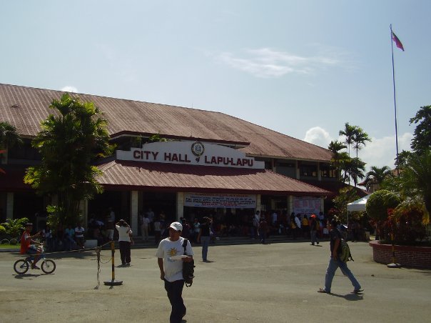 File Lapu Lapu City Hall Jpg Wikipedia